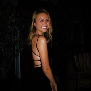 Meet your Posher, Sarah lauren